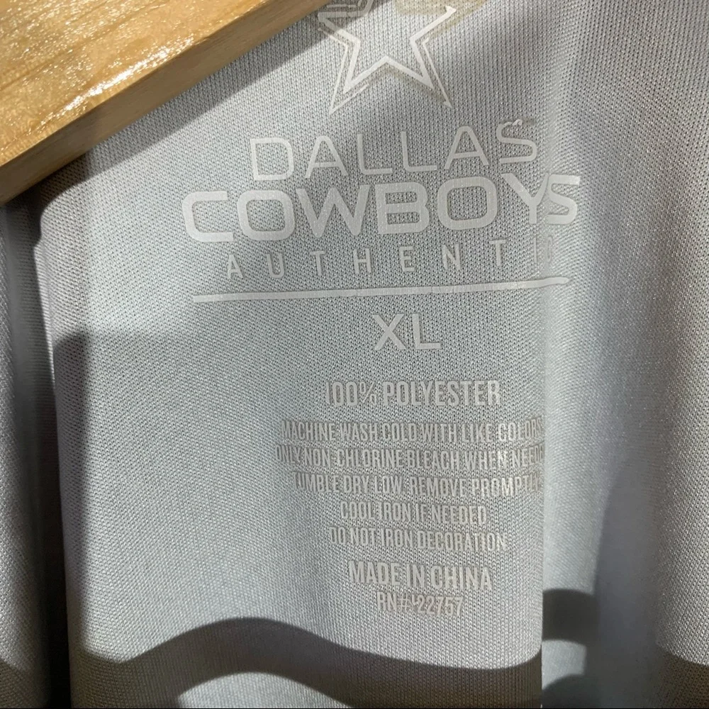 DALLAS COWBOYS ATHLETIC TOP. SHORT SLEEVE. CREWNECK. MENS XL - Picture 5 of 5